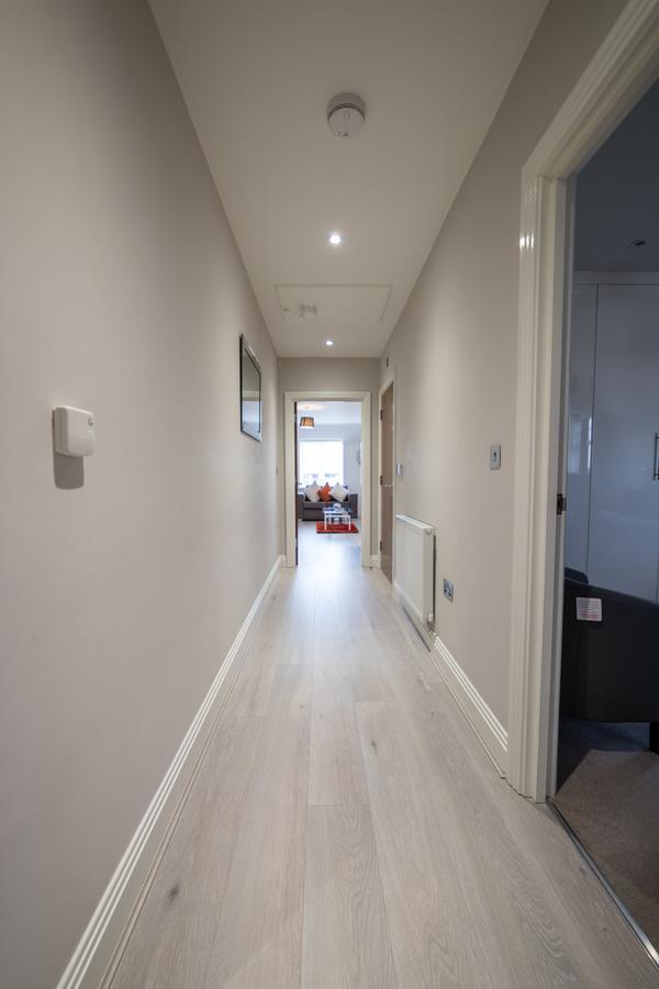 Helios Court Penthouse Serviced Apartment By Ferndale Maidenhead Bagian luar foto