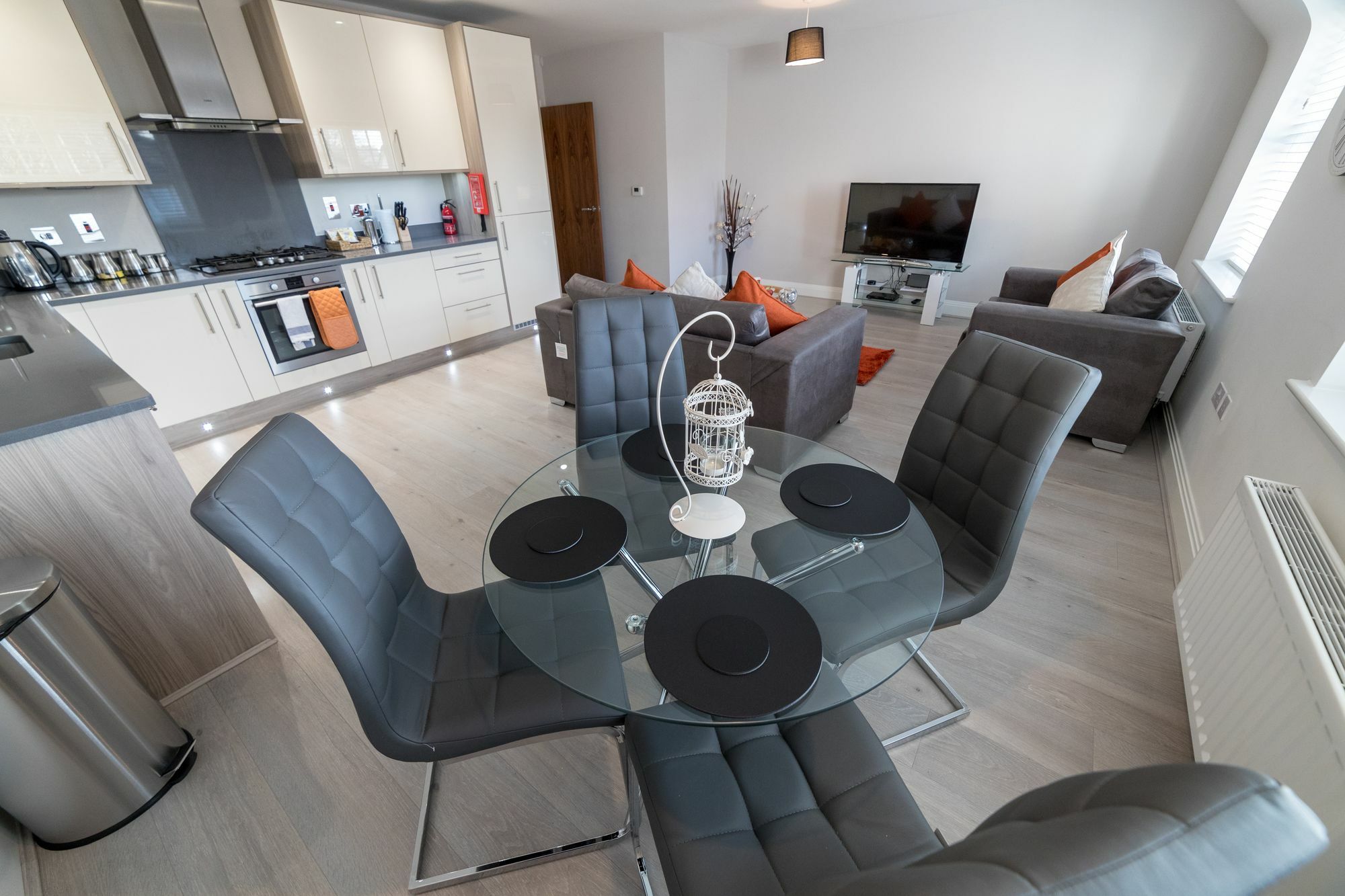 Helios Court Penthouse Serviced Apartment By Ferndale Maidenhead Bagian luar foto