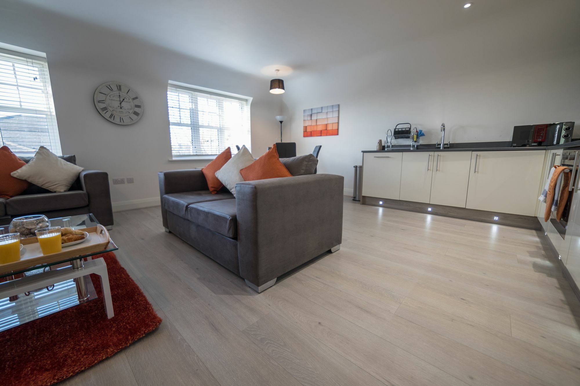 Helios Court Penthouse Serviced Apartment By Ferndale Maidenhead Bagian luar foto