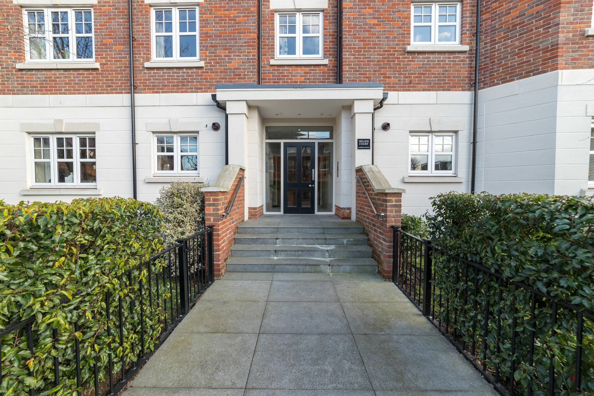 Helios Court Penthouse Serviced Apartment By Ferndale Maidenhead Bagian luar foto